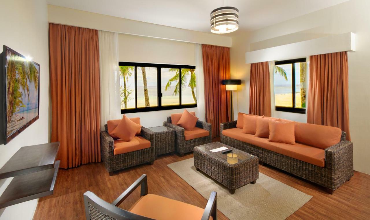 Oceanica Resort Panglao, Bohol Bagian luar foto Living room