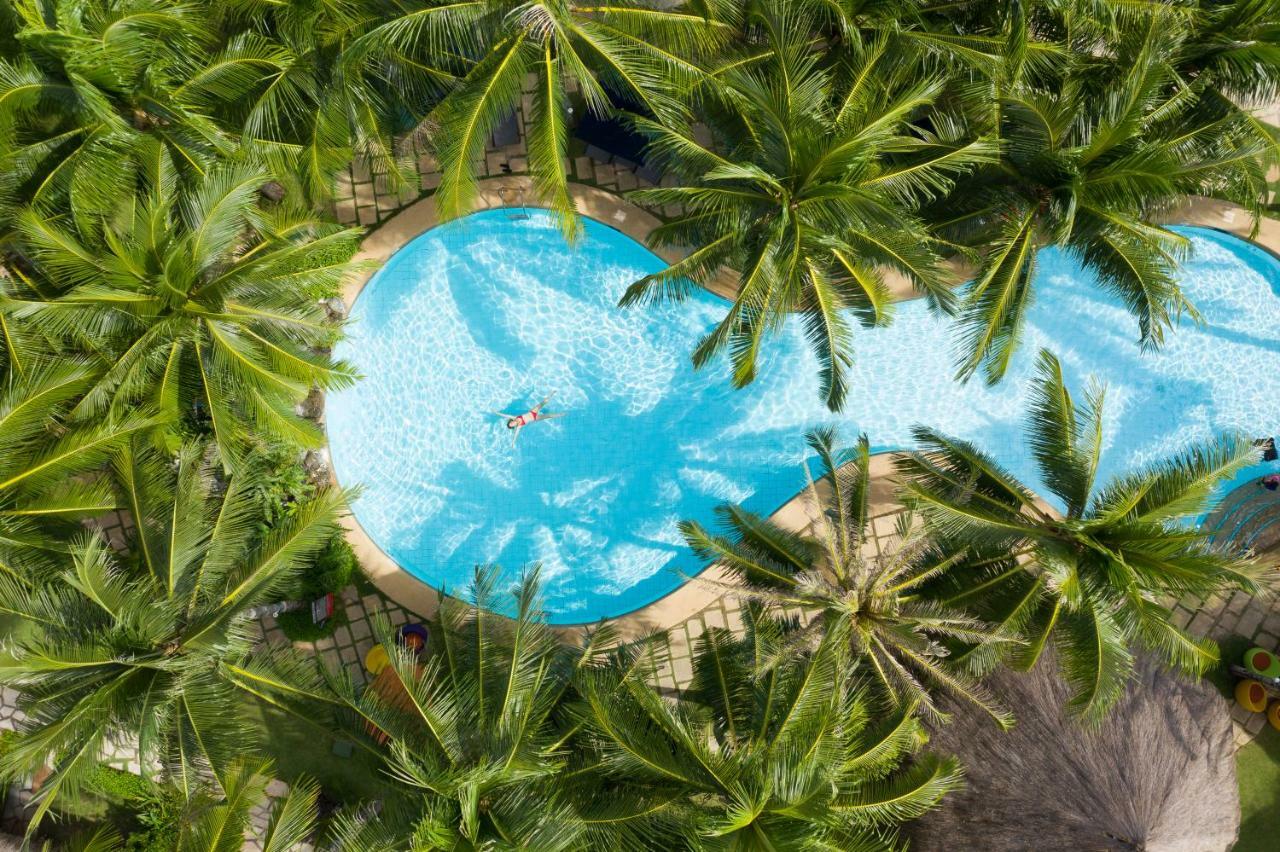 Oceanica Resort Panglao, Bohol Bagian luar foto Aerial view of the swimming pool
